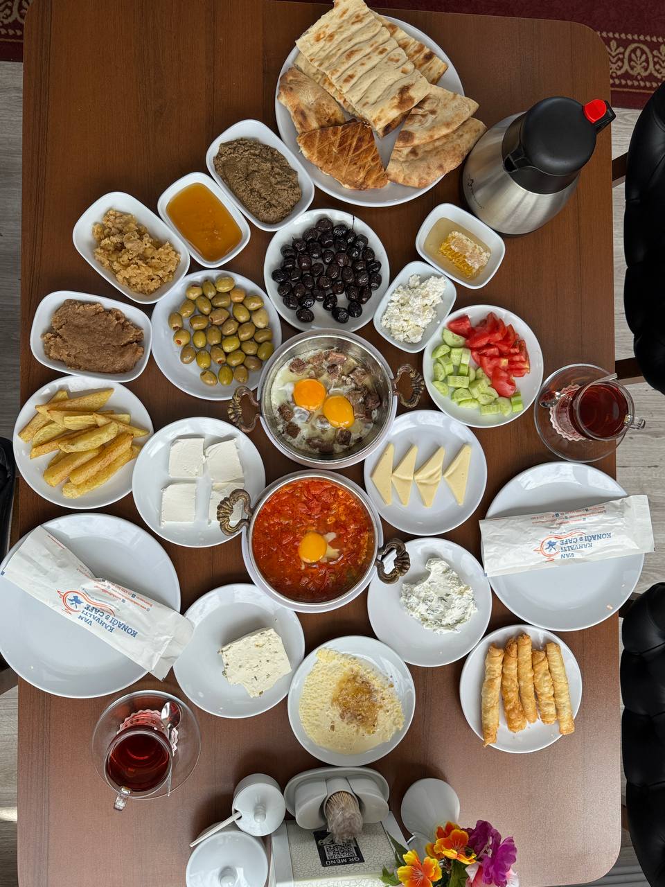 3 Kişilik Yöresel Köy Kahvaltısı